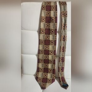 Mulberry‎ Geometric Patterned Tie in Red and Gold 44"